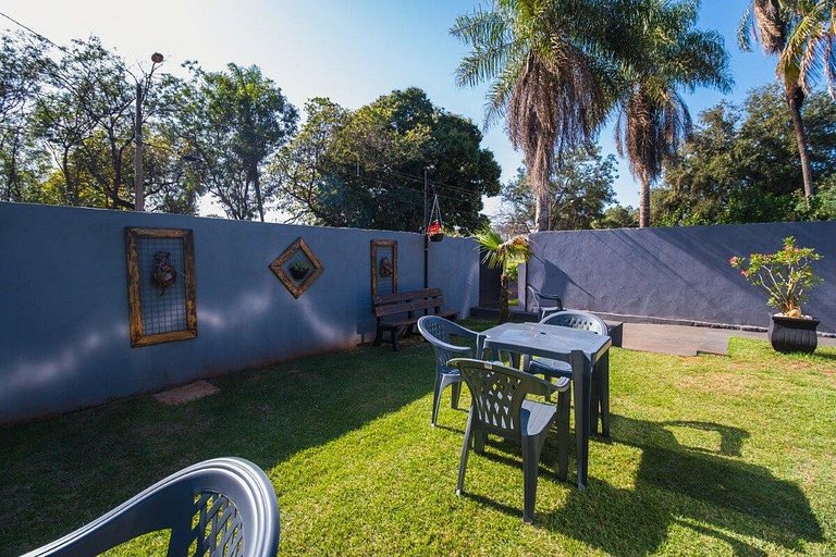 Completa , academia e parque ao ar livre , com ar