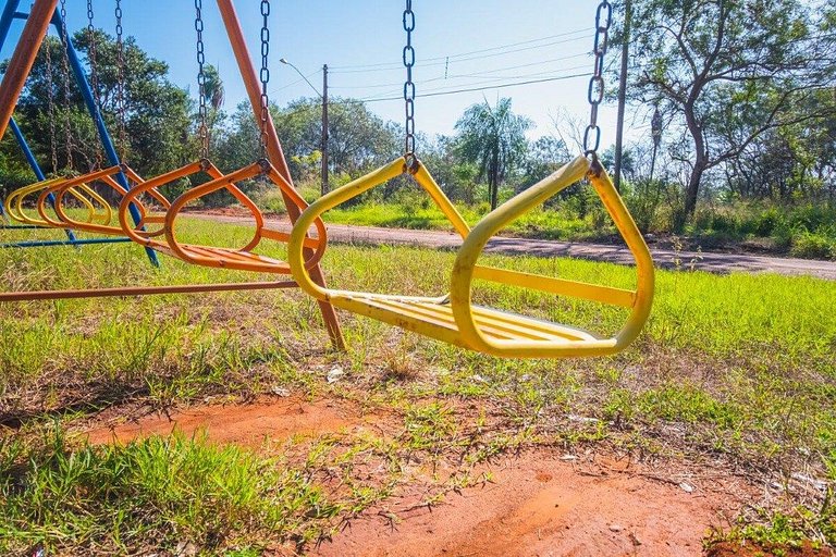Completa , academia e parque ao ar livre , com ar