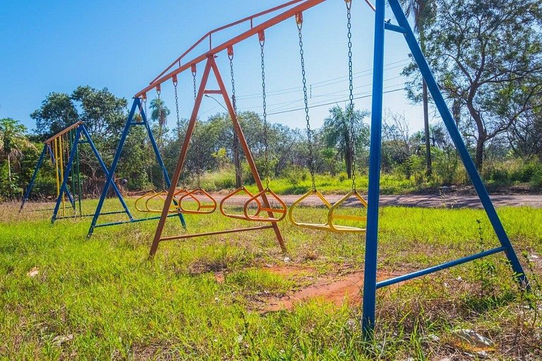 Completa , academia e parque ao ar livre , com ar