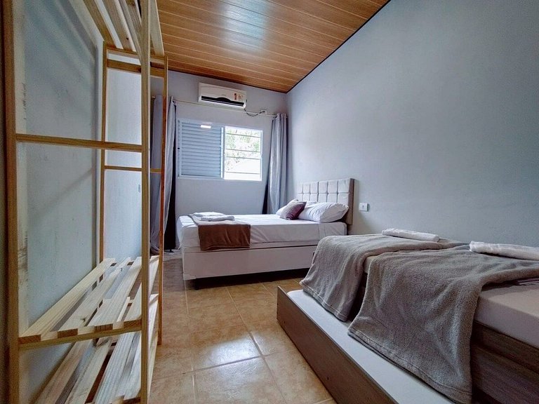 Casa agradável com jacuzzi, área de lazer, enxoval