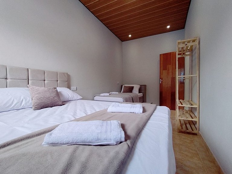 Casa agradável com jacuzzi, área de lazer, enxoval