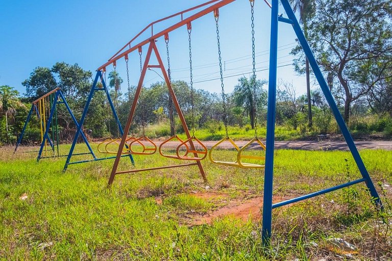 Completa , academia e parque ao ar livre , com ar