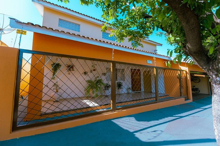 Sobrado relaxante com 4 quartos, enxoval completo , perfeito