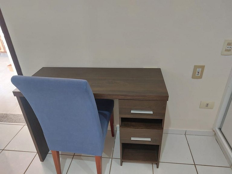 2 suítes, área externa ampla