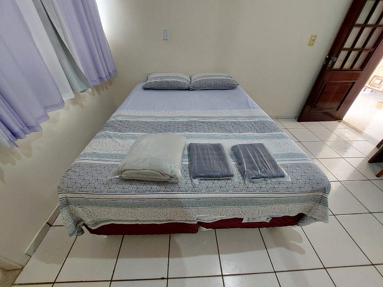 2 suítes, área externa ampla