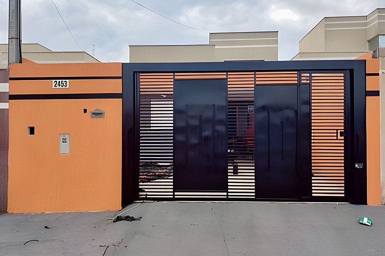 Casa no centro hoteleiro de Andradina, 250 mega