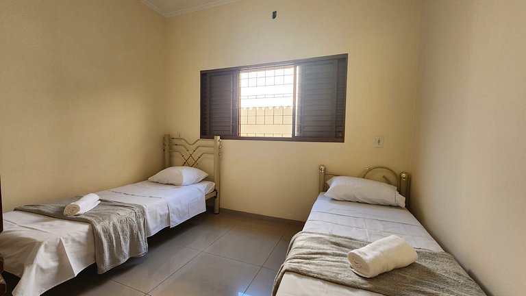 Casa inteira no centro da cidade